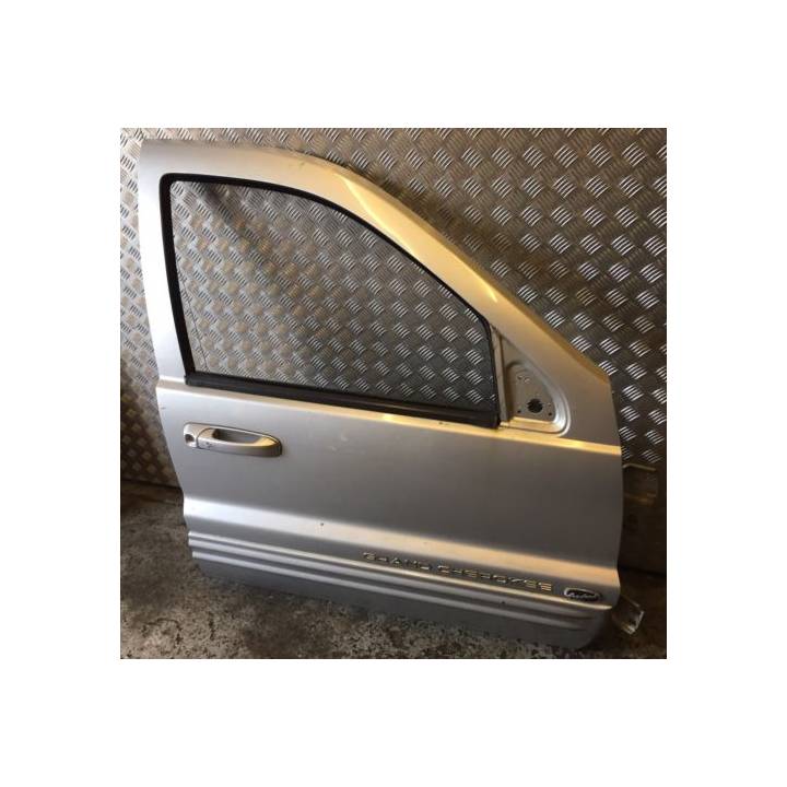 JEEP GRAND CHEROKEE WJ 99-04 DRIVERS RIGHT FRONT DOOR IN SILVER